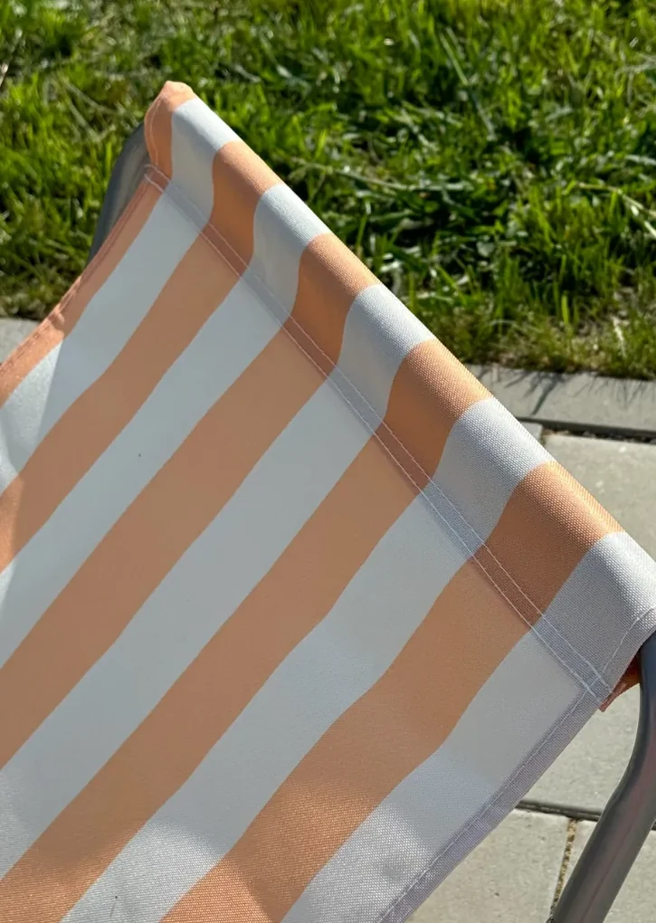 Súprava 2 ks skladacích plážových ležadiel SAND, tmavo sivé pruhy
