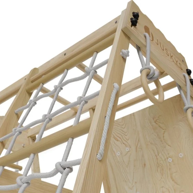 Detské vnútorné drevené ihrisko so šmykľavkou, lezeckou sten