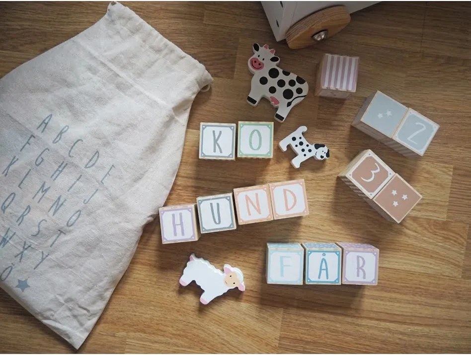 Drevené kocky abeceda