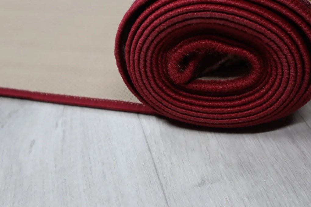 Associated Weavers, Protišmykový behúň na mieru Inca 11, šíre 67 cm, červená, chodba / predsieň