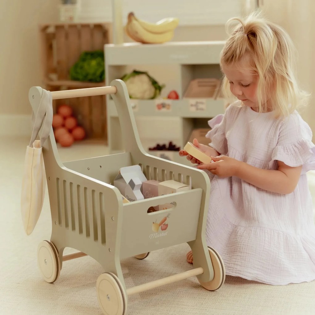 Nákupný vozík s doplnkami drevený