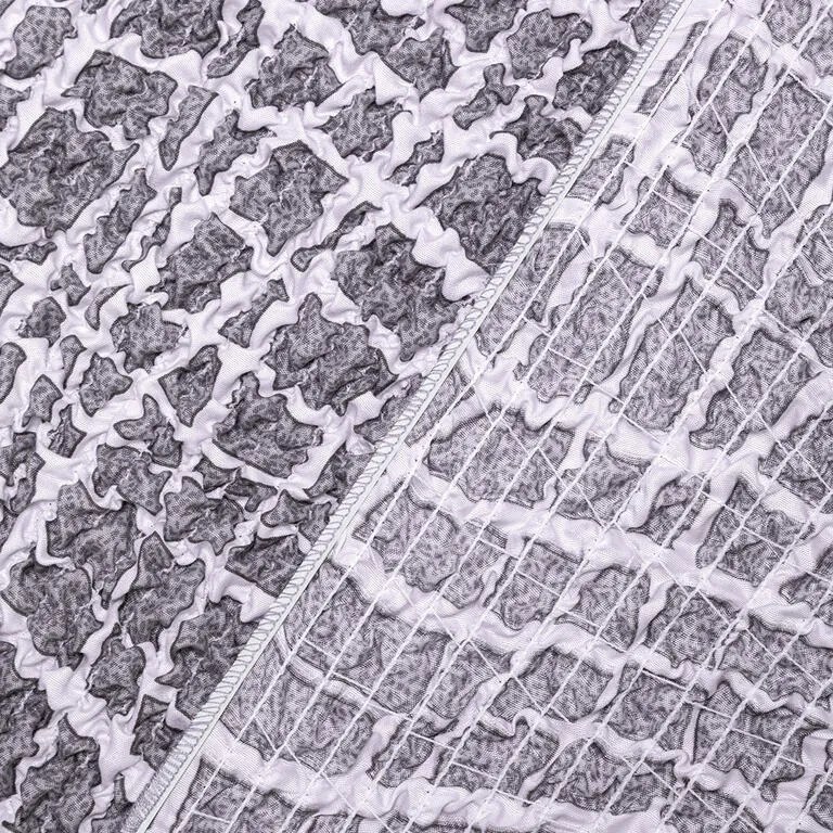 Bielastické poťahy GRAFITI NOVÉ antracit kreslo s drevenými rúčkami (š. 40 - 70 cm)
