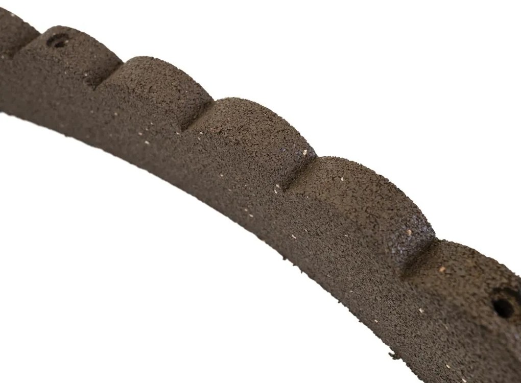 Záhradná obruba Scalloped hnedá 120 cm, gumová (vrátane klincov) MHEU5000001