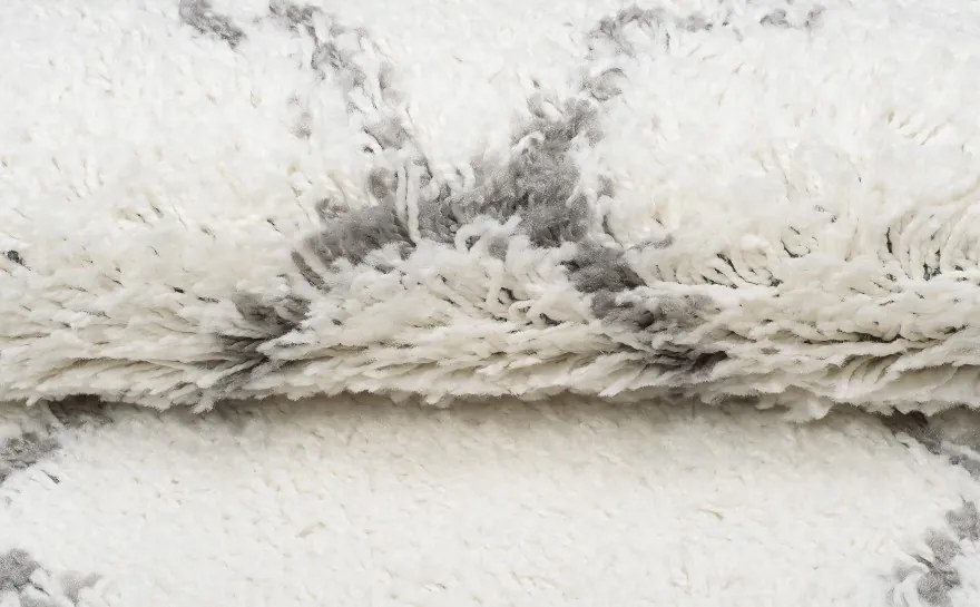 Huňatý biely vzorovaný behúň Šírka: 100 cm | Dĺžka: 400 cm