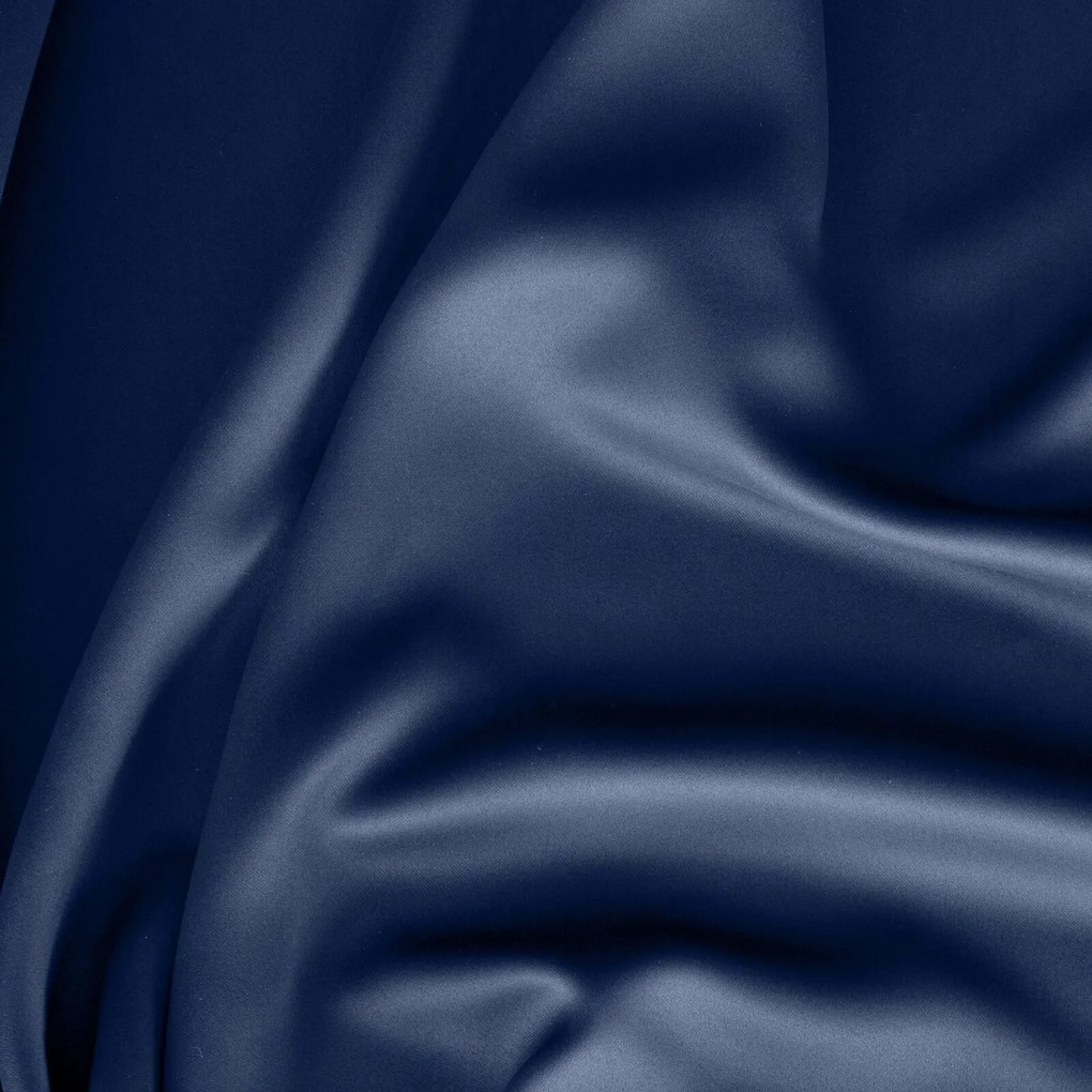 ZATEMŇOVACÍ ZÁVES NA KRÚŽKOCH BLACKOUT 135X250 CM TMAVOMODRÁ