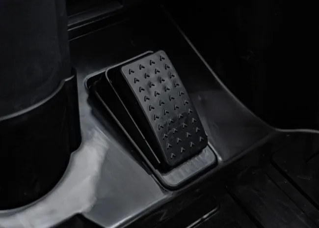 Elektrické autíčko RUF CTR3 čierne
