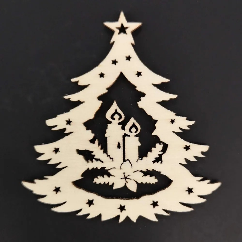 AMADEA Drevená ozdoba stromček so sviečkami 9 cm