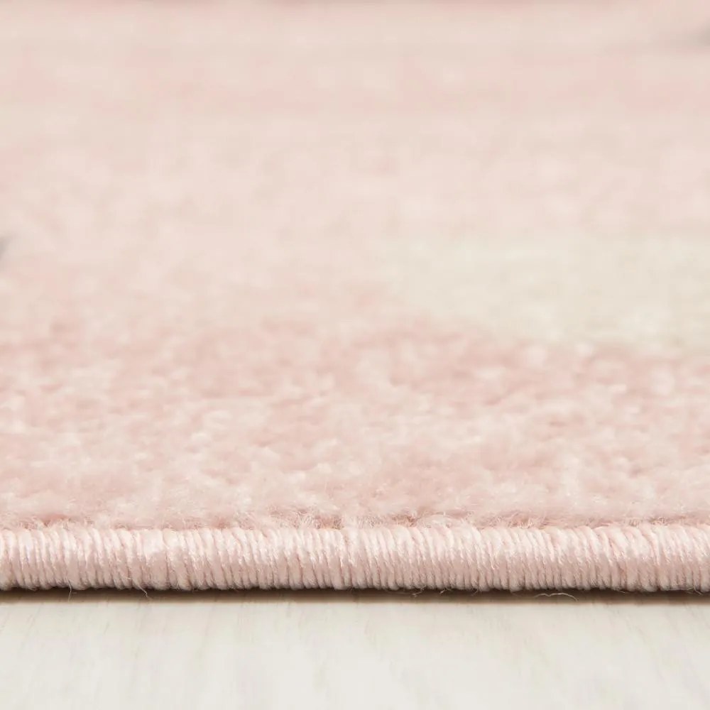 Detský kusový koberec Králiček v klobúku ružový 120x170cm