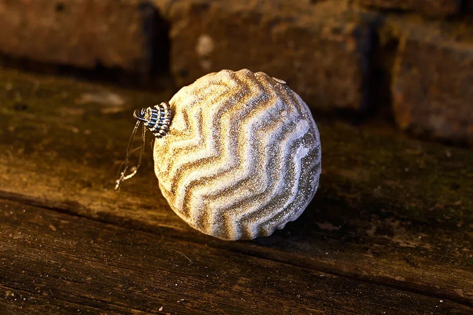 DECOLED Vianočná ozdoba, d. 8 cm, biela, trblietavá