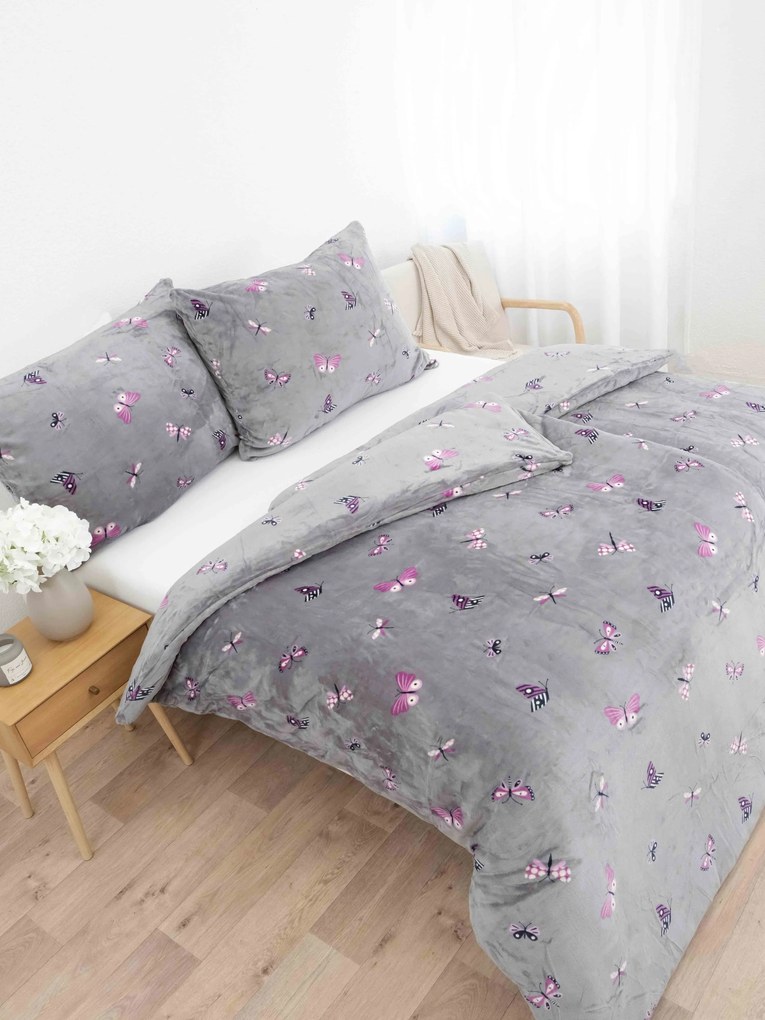 Predĺžené obliečky mikroplyš Exclusive – Motýliky sivá