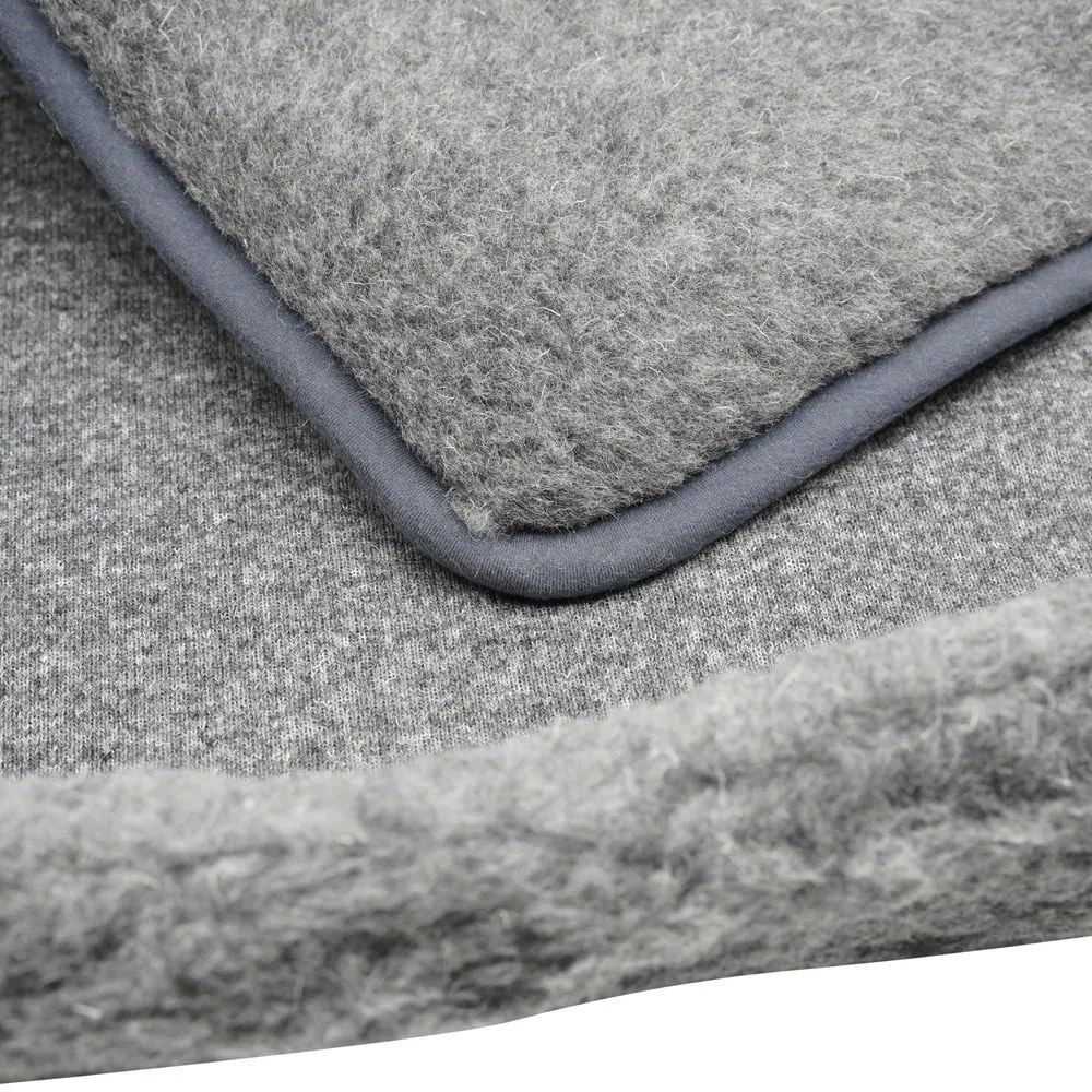 Tmavosivý zvierací peliešok z merino vlny Native Natural, šírka 60 cm