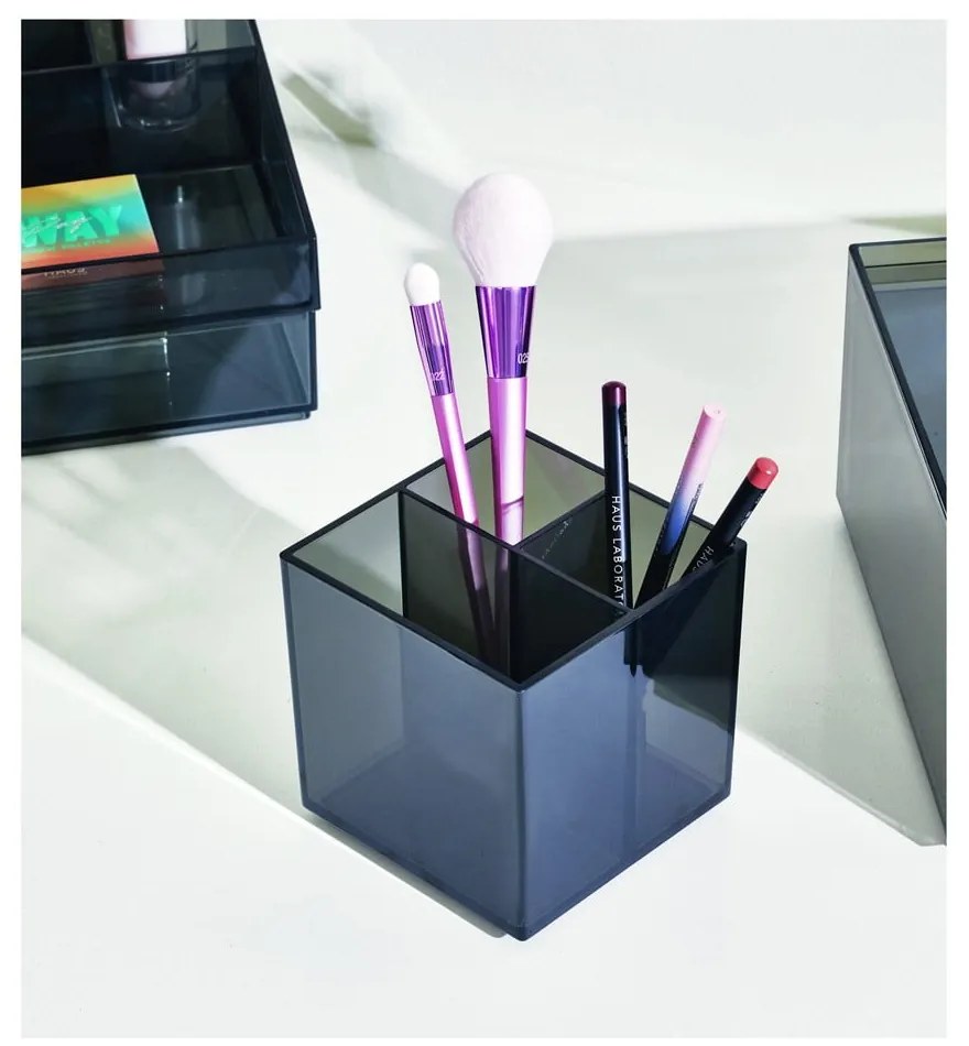 Matne čierny kúpeľňový organizér na kozmetiku z recyklovaného plastu Cosmetic Cube - iDesign