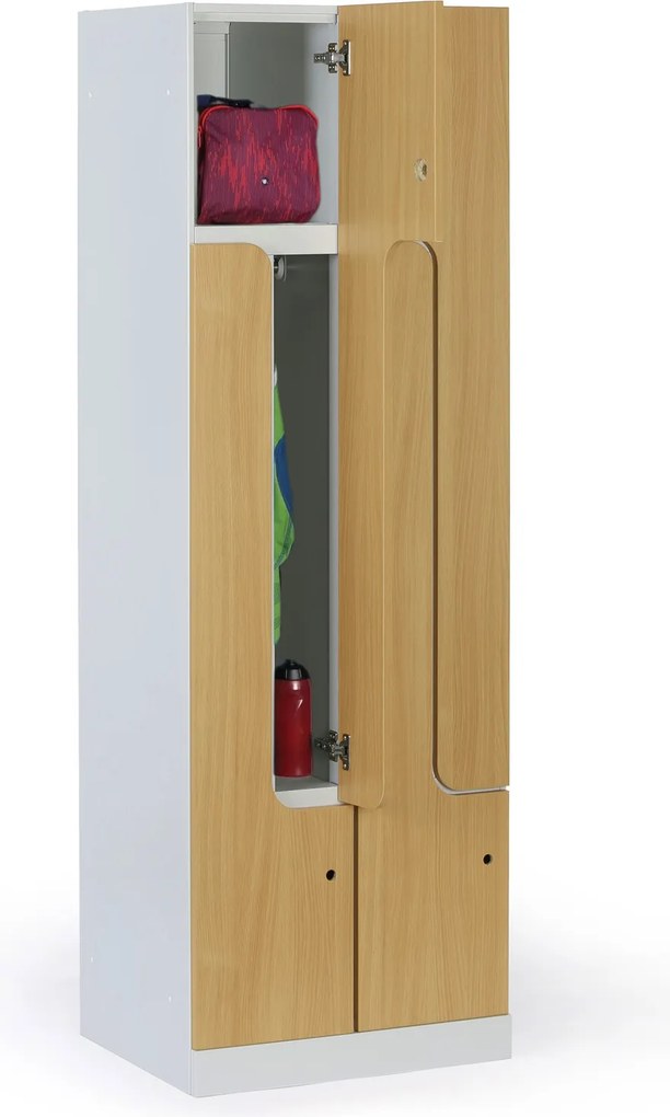 Kovová šatníková skrinka S1 Z, 4 oddiely, 1850 x 600 x 500 mm, zámok s čítačkou RFID kariet, laminované dvere, orech
