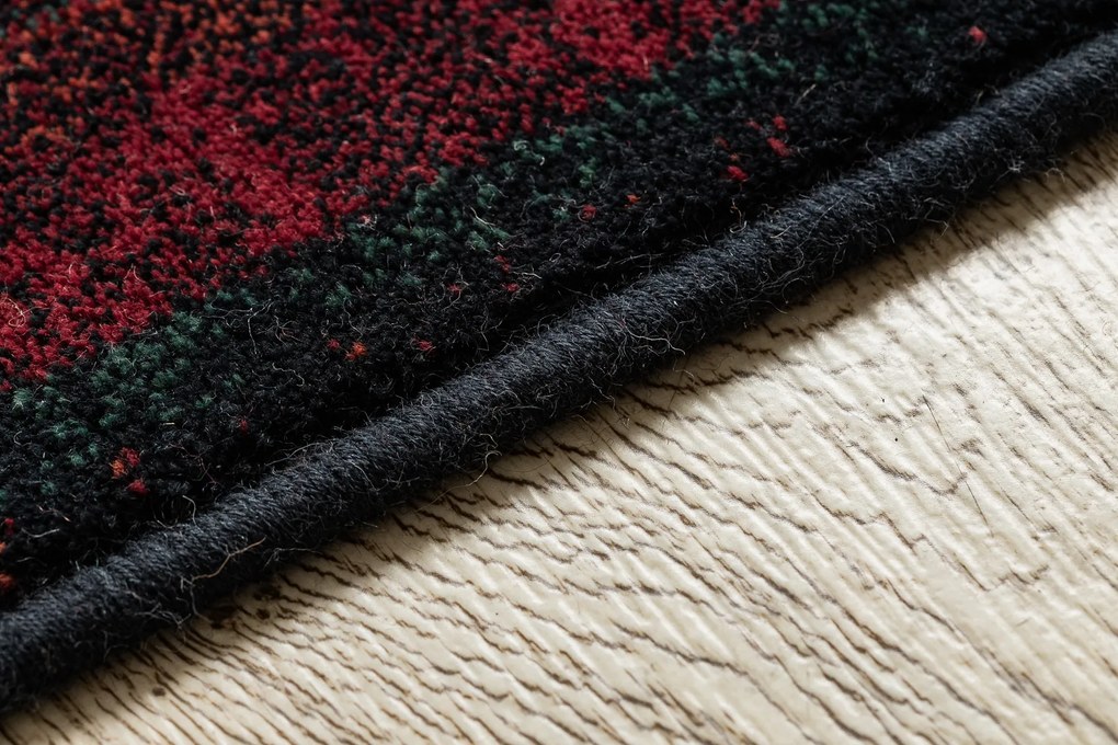 Vlnený koberec OMEGA Nakbar Orientálny vzor, rubínovo - červený