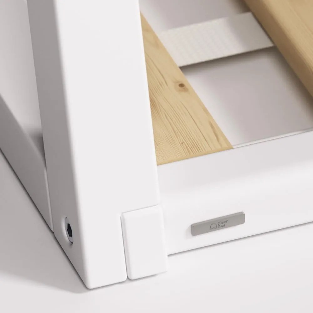 Biela domčeková detská posteľ z bukového dreva 70x140 cm Maralis - Kave Home