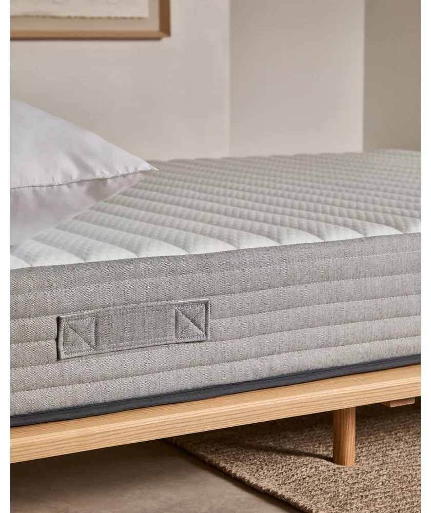Tvrdý pružinový termoregulačný matrac 135x190 cm Juno – Kave Home