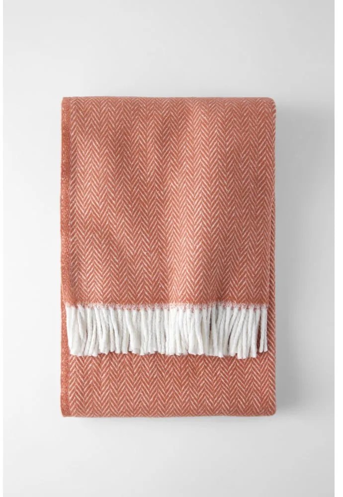 Pléd vo farbe terakota s podielom bavlny Euromant Skyline, 140 × 180 cm