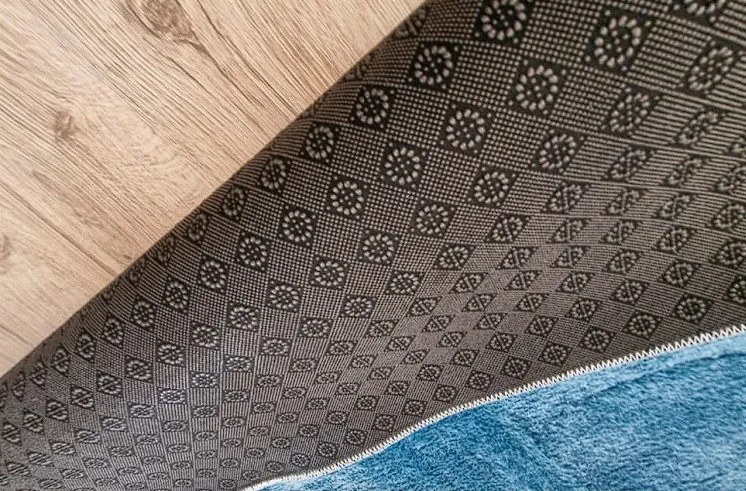 Modrý plyšový koberec Plush Deluxe s vysokým vlasom Rozmer: 60x100 cm