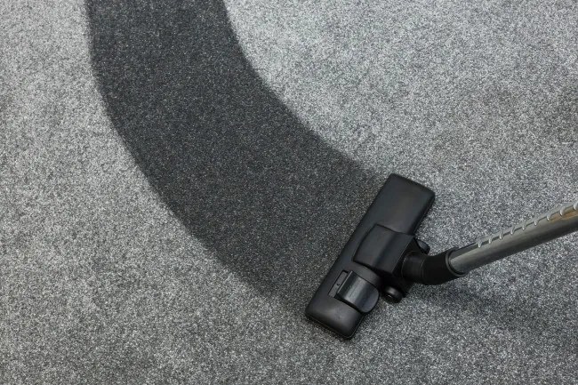 Metrážny koberec Pearl-Flash 277 sivý / strieborný