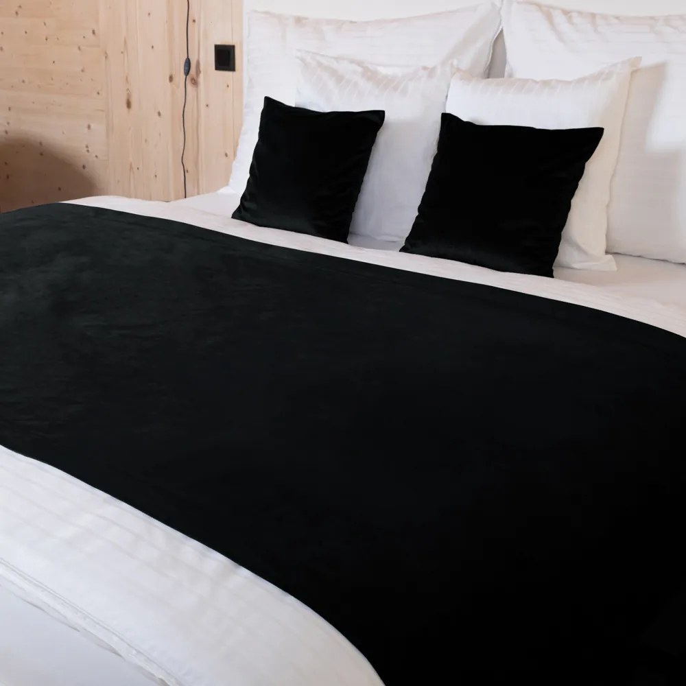 Biante Zamatový prehoz na posteľ Velvet Prémium SVP-041 Čierny 160x220 cm