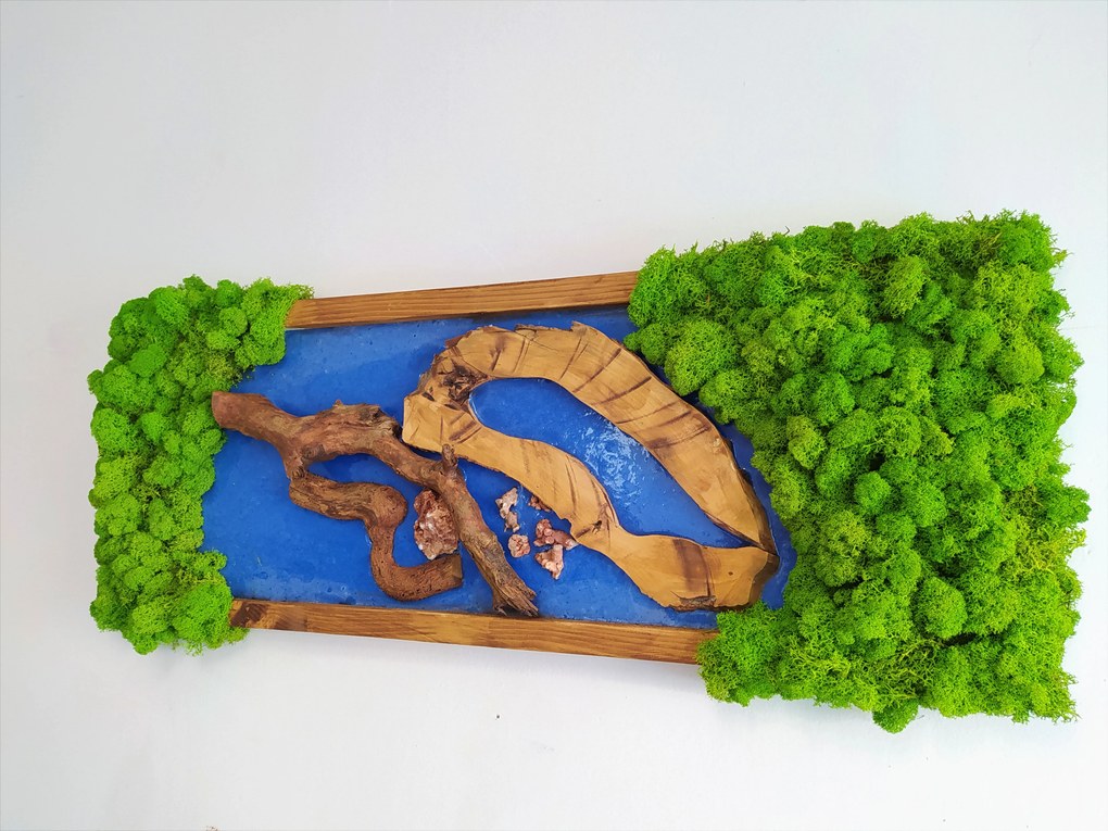 Machový obraz v kombinácii s epoxidovou živicou 40cm x 90cm
