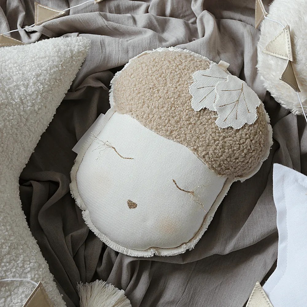 Závesná dekorácia dubový orech čokoládová 23x29x10cm