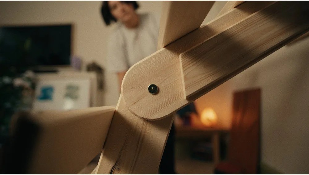 Tmavosivé kreslo Sway – Karup Design