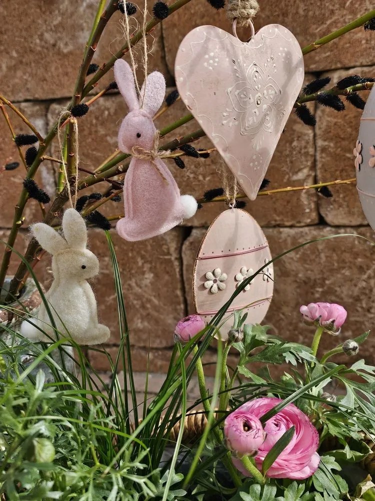 Ružový filcový závesný zajačik - 10 cm