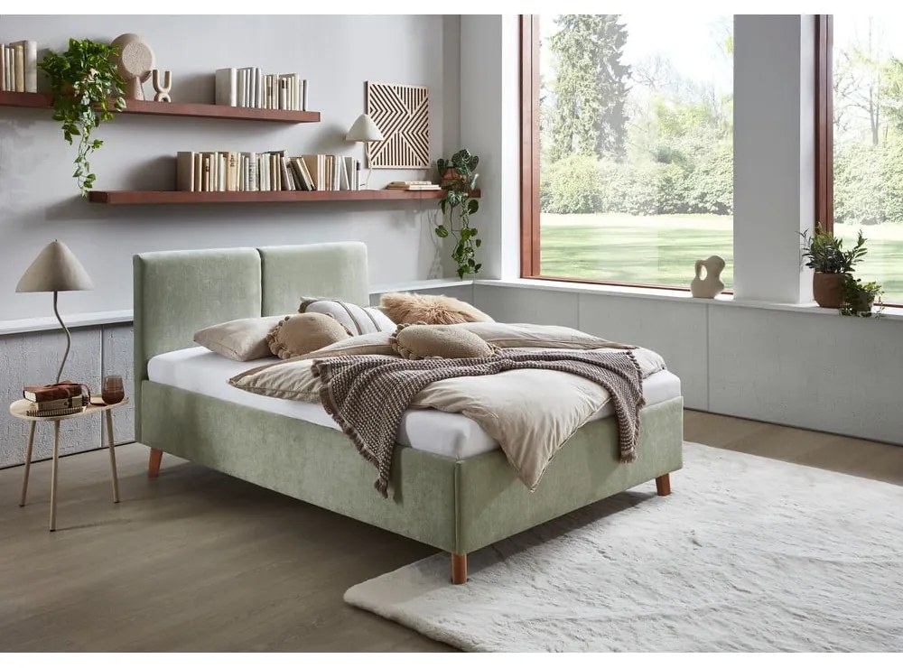 Svetlozelená čalúnená dvojlôžková posteľ s roštom 140x200 cm Piano – Meise Möbel