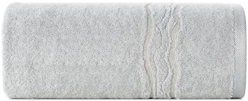 BAVLNENÝ UTERÁK KARIN 70X140 CM STRIEBORNÁ