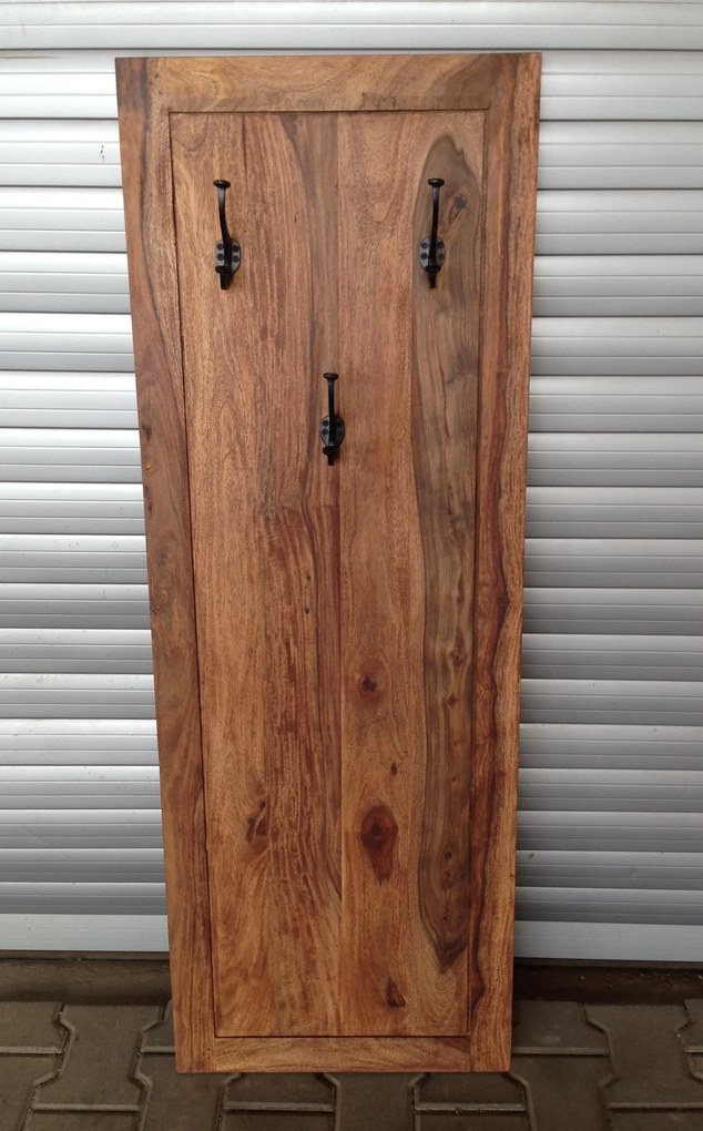 furniture-nabytek.cz - Věšák s 3 háčky Rami 50x140x2,5