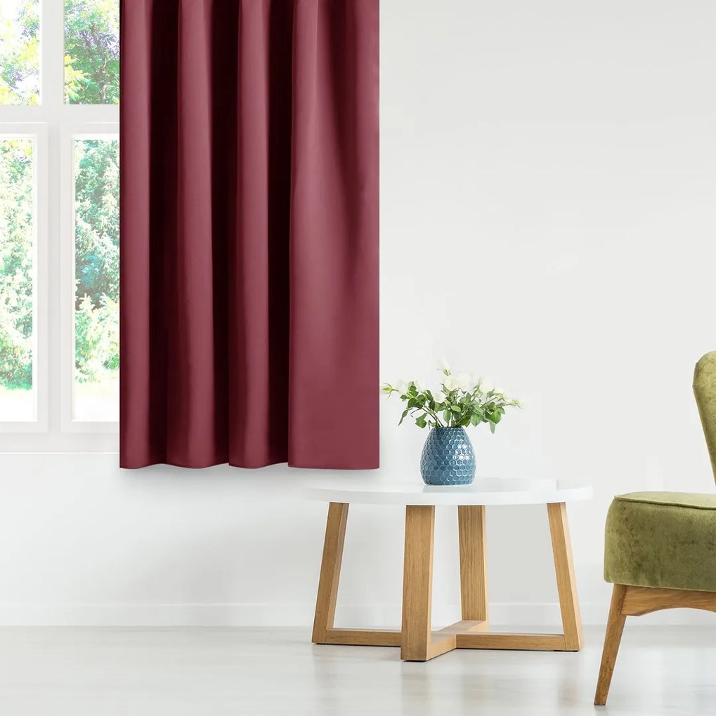 Záves AmeliaHome Blackout s priechodkami 140x245 vínový