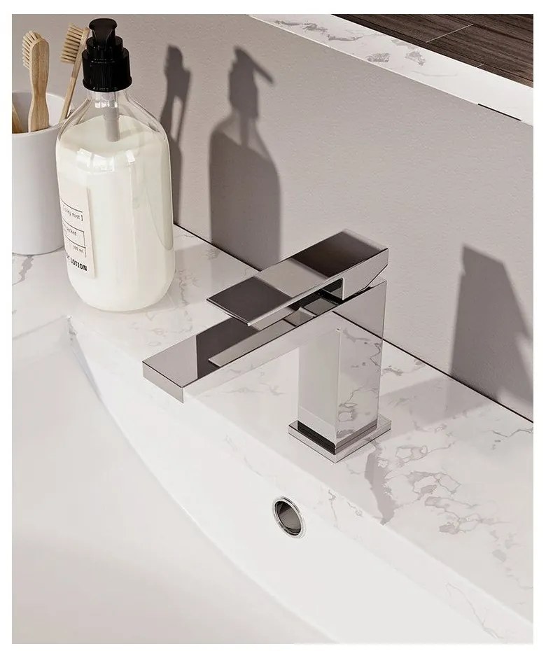 Stojančeková umývadlová batéria v lesklej striebornej farbe Latus – Sapho