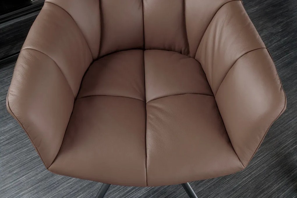 Papillon v hnedom odtieni otočná stolička