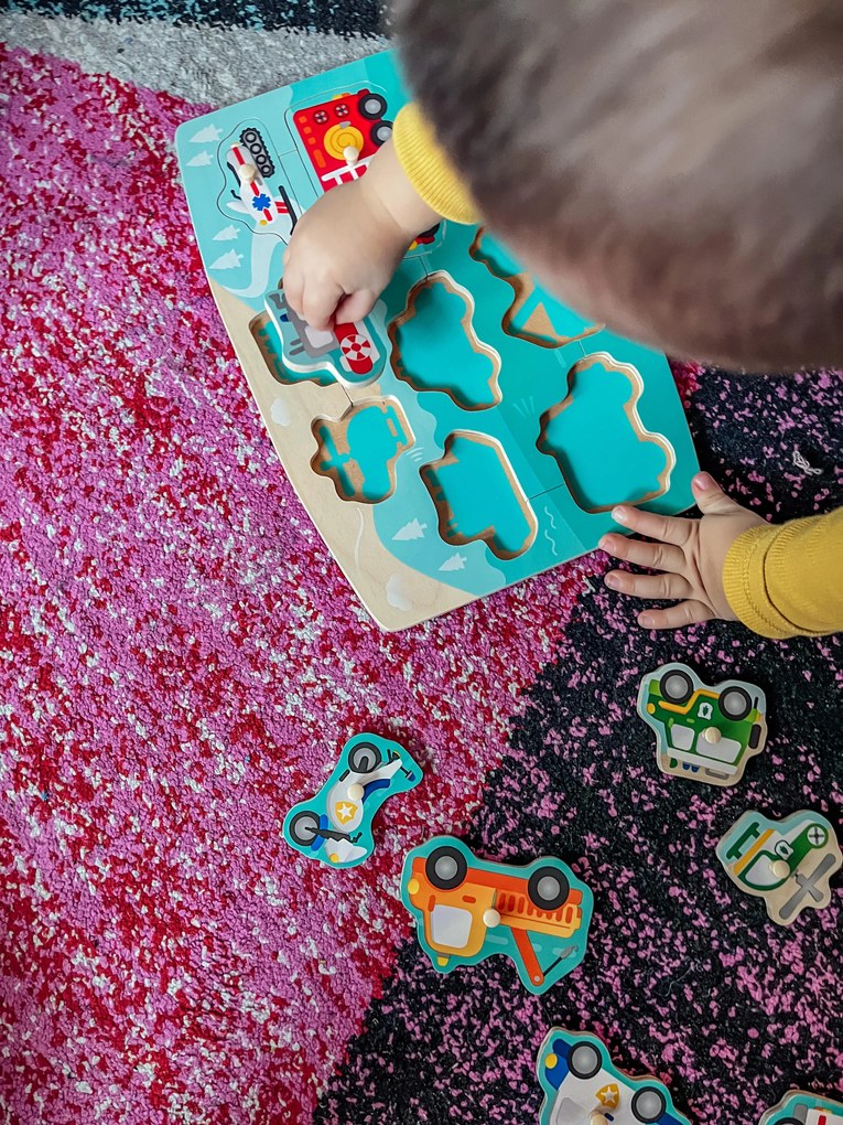Vkládací puzzle na desce - první pomoc