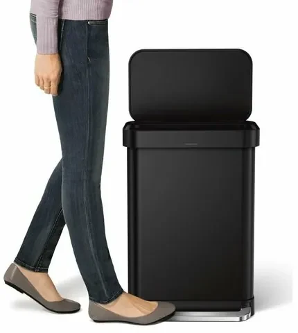 Simplehuman Obdĺžnikový pedálový kôš s vreckom na vrecká 55 l, čierna
