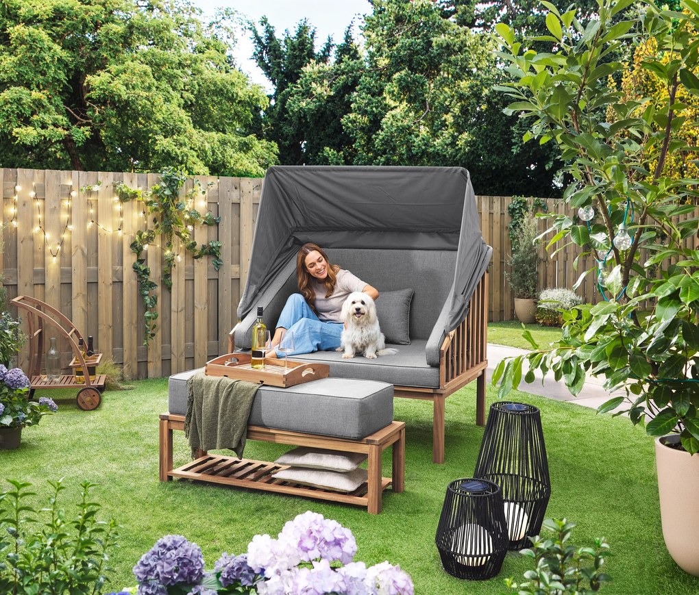 Plážové kreslo prémiovej kvality so strieškou na ochranu proti slnku