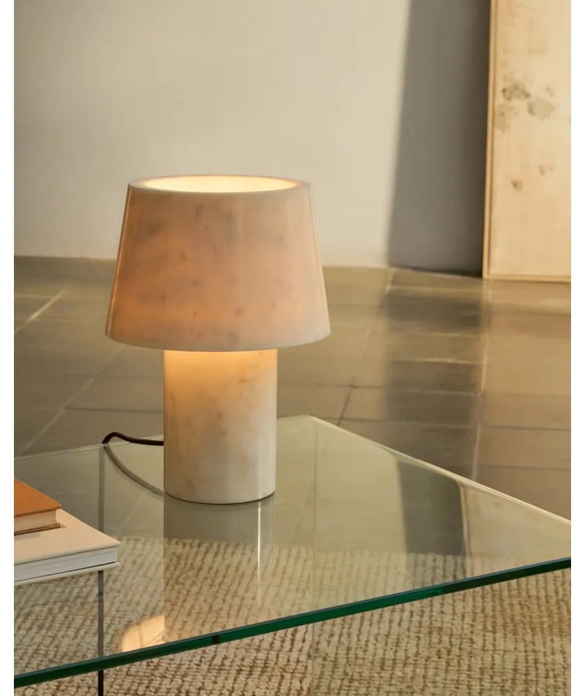 Mramorová stolová lampa slonovinová s mramorovým tienidlom (výška 27 cm) Alaro – Kave Home