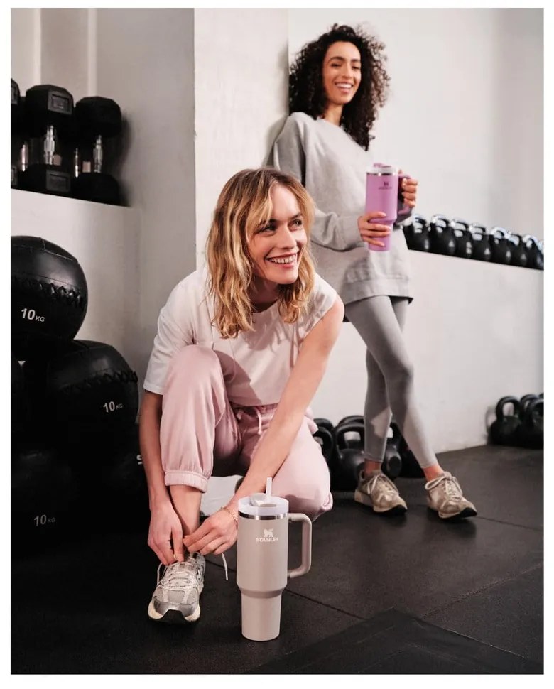 Svetlosivá termoska so slamkou z nehrdzavejúcej ocele 1,18 l Quencher H2.0 FlowState Tumbler Ash – Stanley