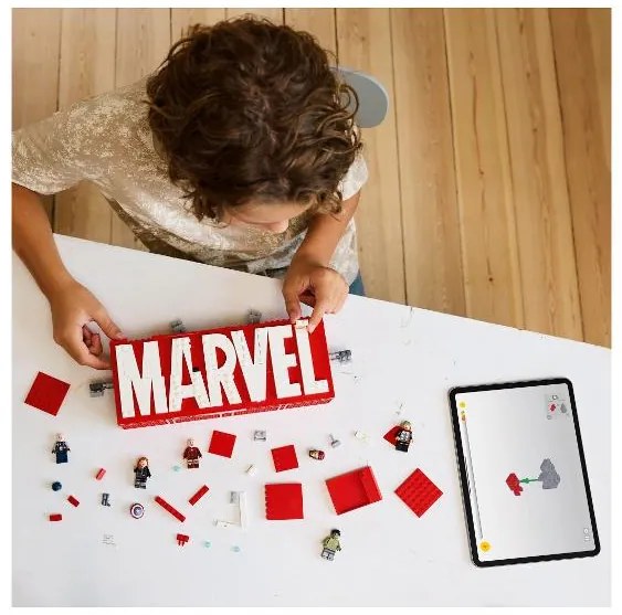 Lego®  Marvel Super Heroes 76313 Logo Marvel a minifigúrky  (100396909)
