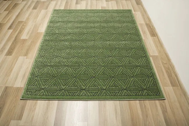 Koberec Teno F0336 fľaškovo zelený, geometrický / trojuholníky