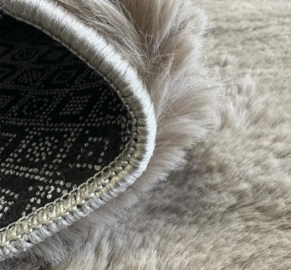 Koberec Puffy 060 béžový obdĺžnikový – Polyester Fur 1500 g/m² Rozmer: 40x60 cm