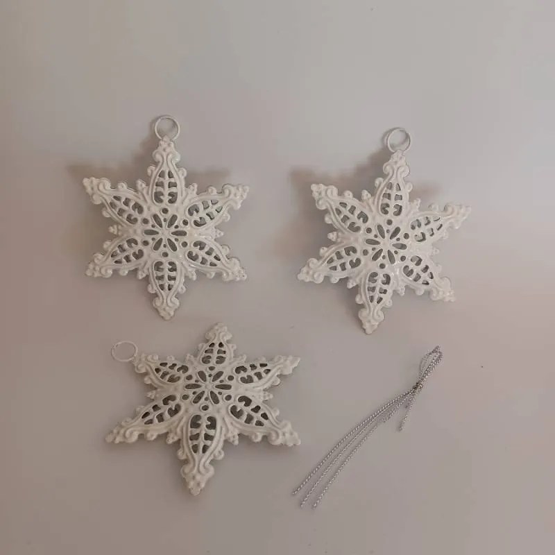 DECOLED Kovové vločky, 3 kusy, 10 x 7,7 cm, bílá