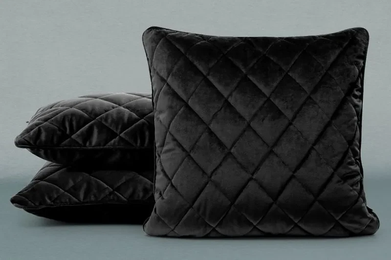 Dekorstudio Dekoračná obliečka na vankúš VELVET27 v čiernej farbe