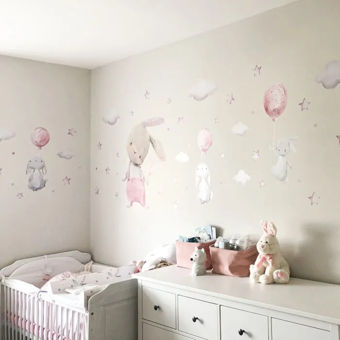 Nálepka na stenu - Akvarelový zajačik a malé zajačiky s balónmi