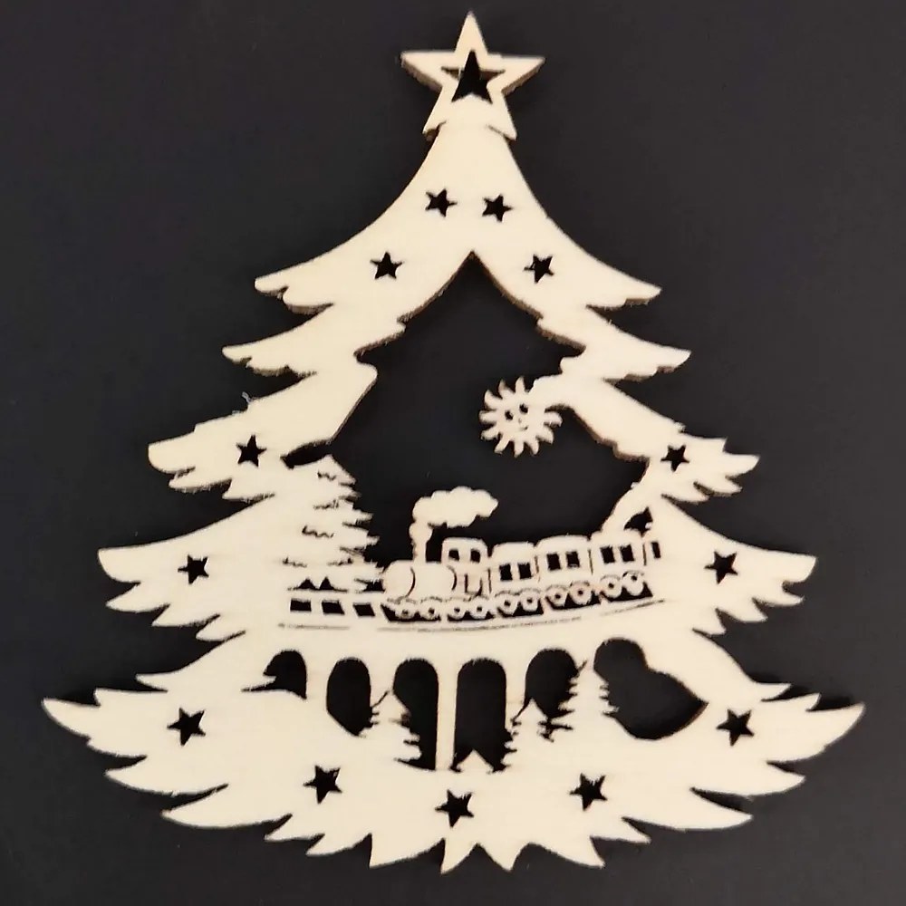 AMADEA Drevená ozdoba stromček s vláčikom 6 cm