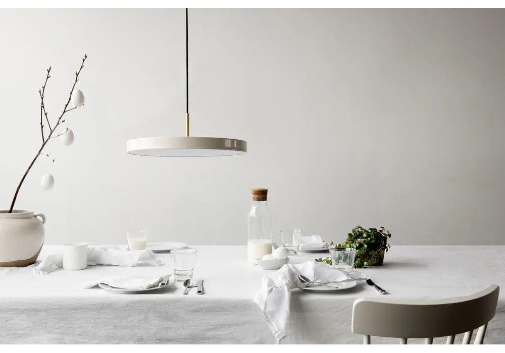 Krémovobiele závesné svietidlo UMAGE Asteria, ⌀ 43 cm