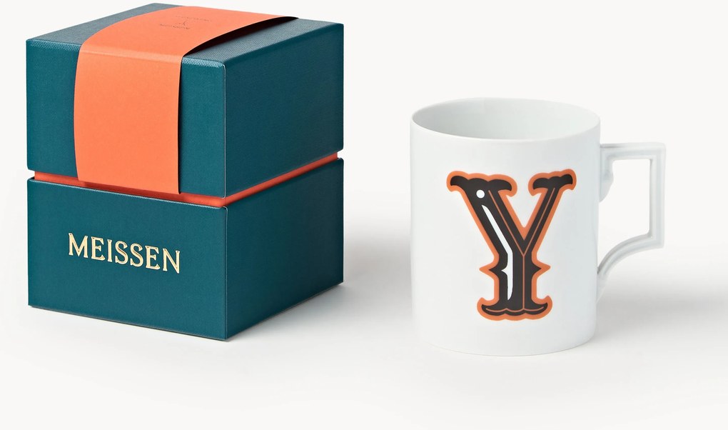 Westwing x MEISSEN, Ručne vyrobený hrnček's ozdobným motívom Initials
