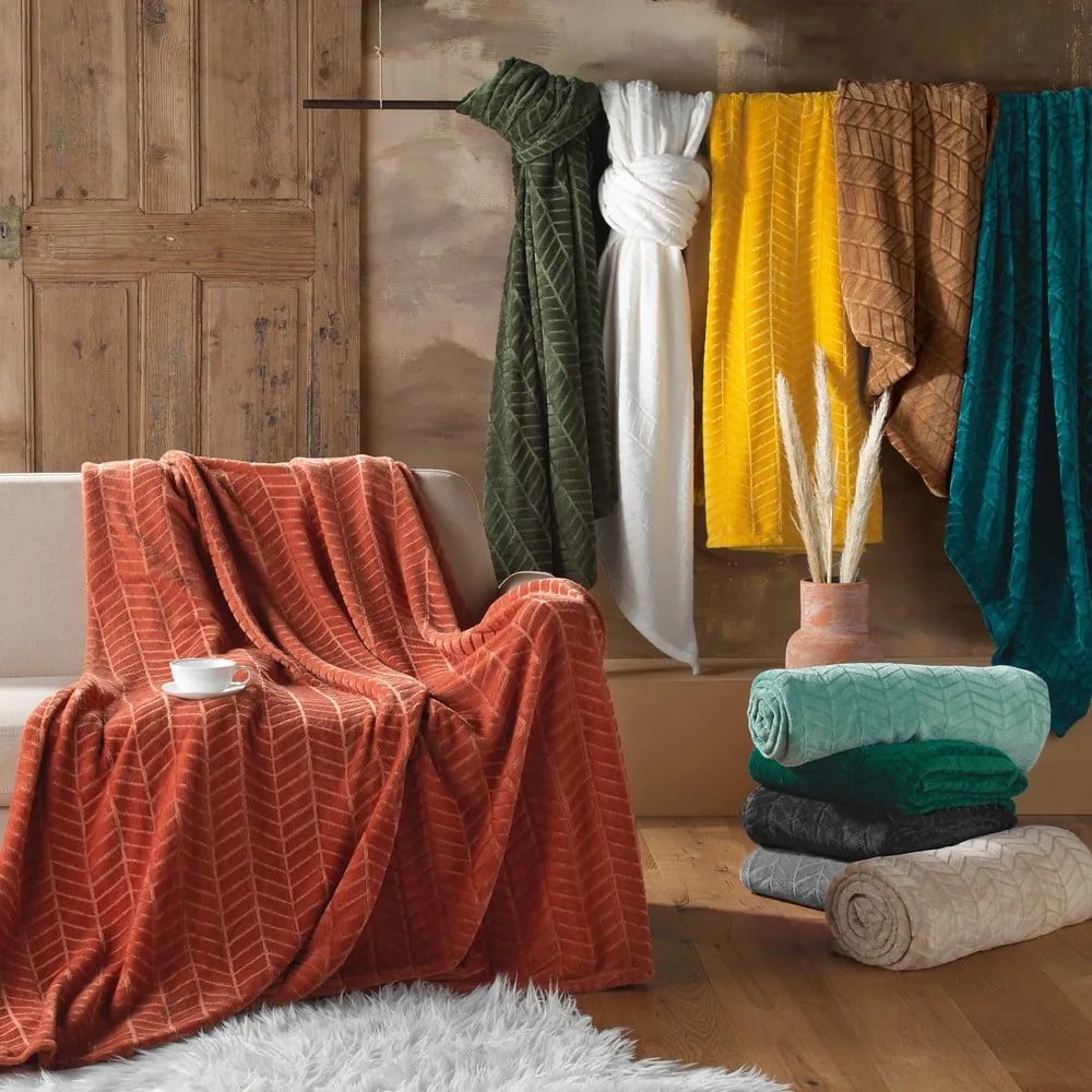 Pléd z mikroflanelu v tehlovej farbe 180x220 cm Arya – douceur d'intérieur