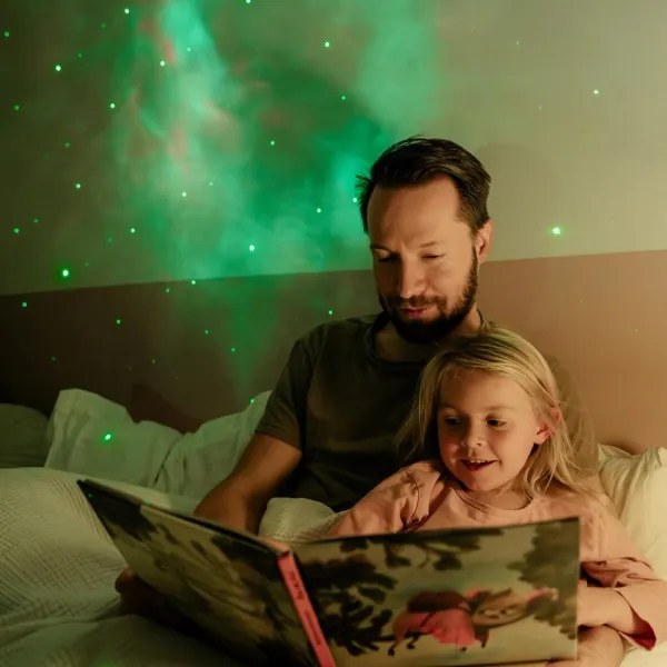 Retlux - LED Detský projektor 230V astronaut 23,3 cm + diaľkové ovládanie